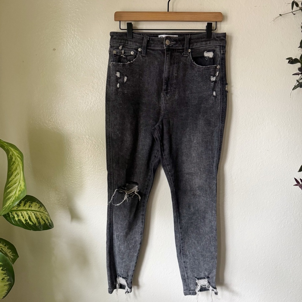 Daze | High Rise Distressed Slim Jeans